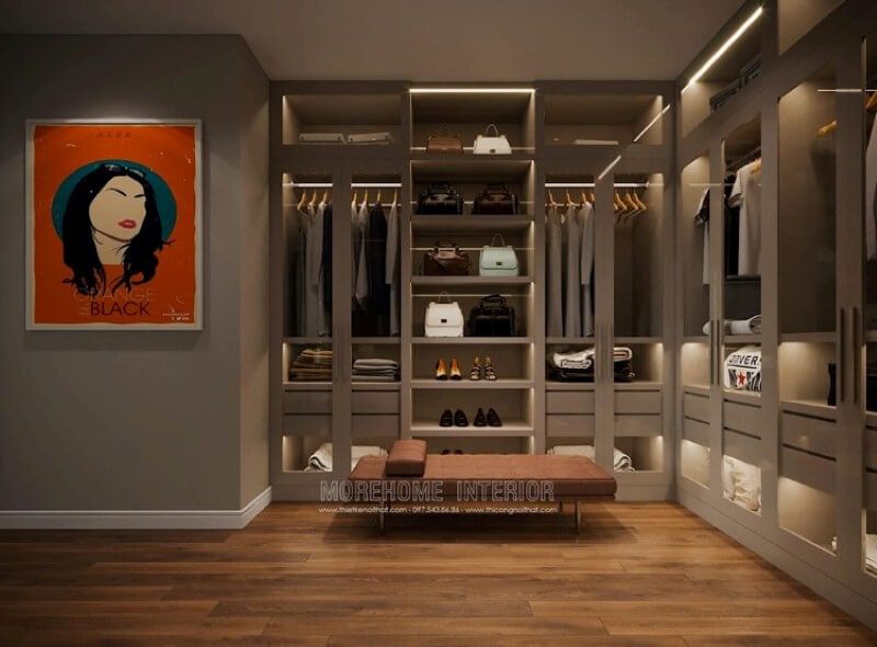 Thiết kế phòng thay đồ mở phong cách hiện đại với ý tưởng sử dụng tủ quần áo cửa kính cường lực trong suốt sẽ giúp bạn chọn đồ một cách nhanh chóng.